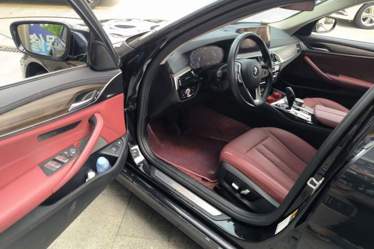 Used BMW 5 Series New Energy 2022 Updated Version 535Le Luxury Package Driver Seat