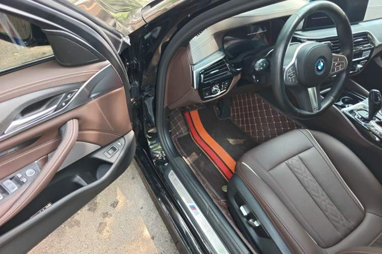 Used BMW 5 Series New Energy 2022 Restyled 535Le M Sport Package Driver Seat