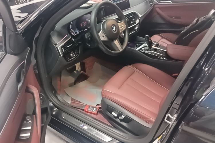 Used BMW 5 Series New Energy 2022 Second Facelift 535Le M Sport Package Driver Seat