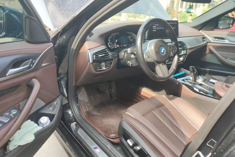 Used BMW 5 Series New Energy 2022 Restyled 535Le M Sport Package Driver Seat