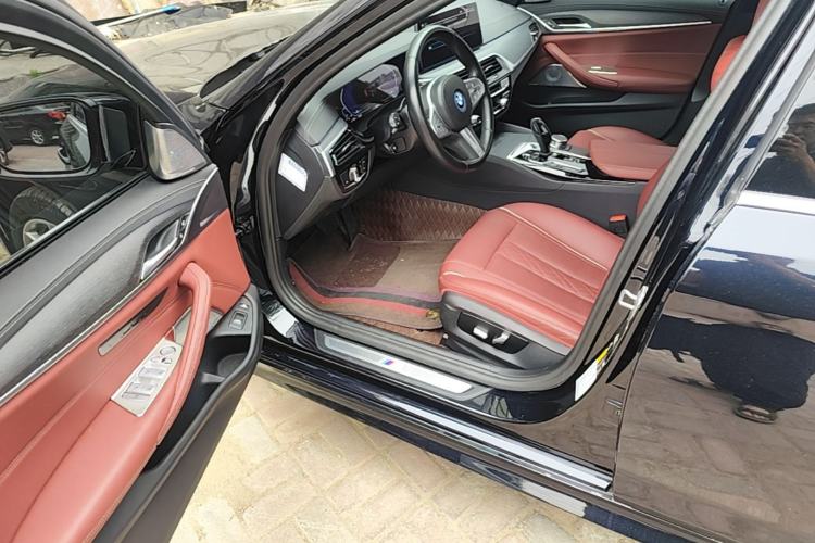 Used BMW 5 Series New Energy 2022 Second Facelift 535Le M Sport Package Driver Seat