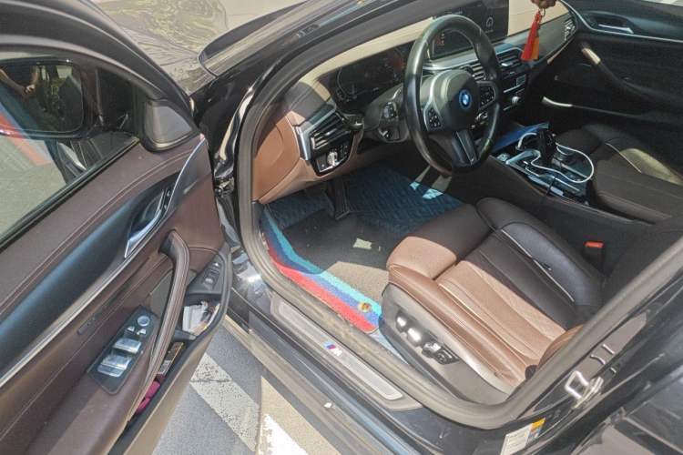 Used BMW 5 Series New Energy 2022 535Le Pioneer Edition M Sport Package Driver Seat