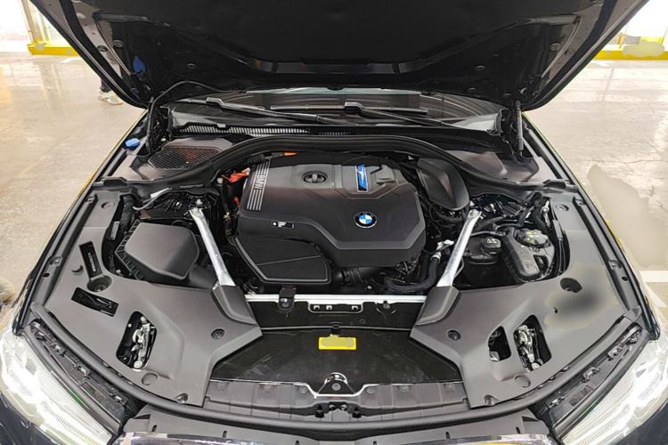 Used BMW 5 Series New Energy 2022 Second Facelift 535Le M Sport Package Engine Bay