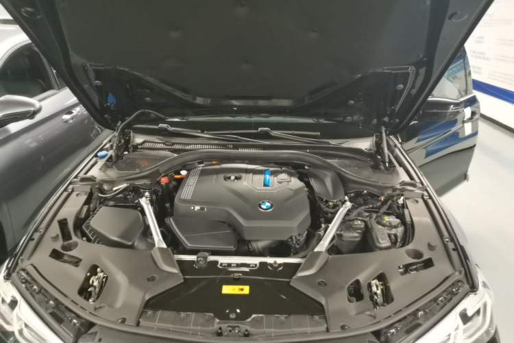 Used BMW 5 Series New Energy 2022 Second Facelift 535Le M Sport Package Engine Bay