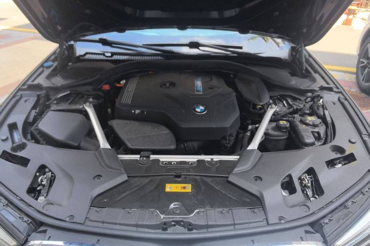 Used BMW 5 Series New Energy 2022 Second Facelift 535Le M Sport Package Engine Bay