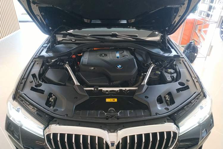 Used BMW 5 Series New Energy 2022 Second Facelift 535Le M Sport Package Engine Bay