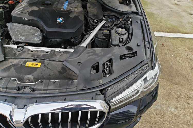 Used BMW 5 Series New Energy 2022 Restyled 535Le M Sport Package Engine Bay Left