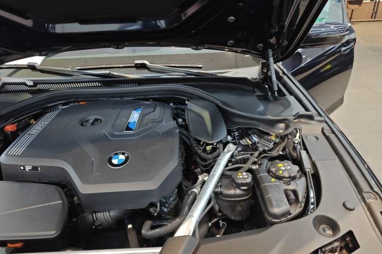Used BMW 5 Series New Energy 2022 Second Facelift 535Le M Sport Package Engine Bay Left