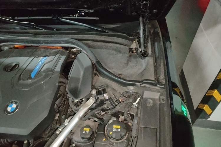 Used BMW 5 Series New Energy 2022 Restyled 535Le M Sport Package Engine Bay Left