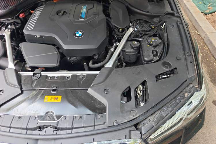 Used BMW 5 Series New Energy 2022 Restyled 535Le M Sport Package Engine Bay Left