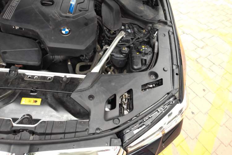 Used BMW 5 Series New Energy 2022 Second Facelift 535Le M Sport Package Engine Bay Left