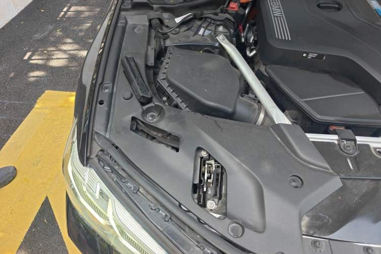 Used BMW 5 Series New Energy 2022 Restyled 535Le M Sport Package Engine Bay Right