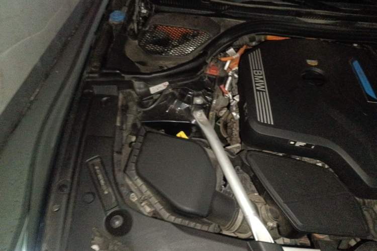 Used BMW 5 Series New Energy 2022 Second Facelift 535Le Luxury Package Engine Bay Right