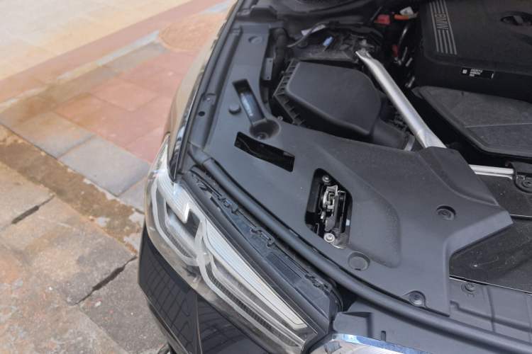 Used BMW 5 Series New Energy 2022 Second Facelift 535Le M Sport Package Engine Bay Right