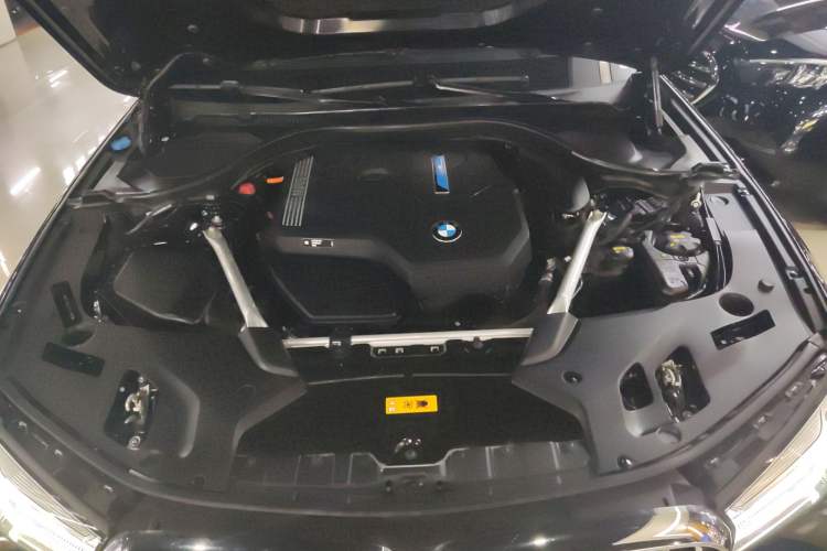 Used BMW 5 Series New Energy 2022 Second Facelift 535Le M Sport Package Engine Bay