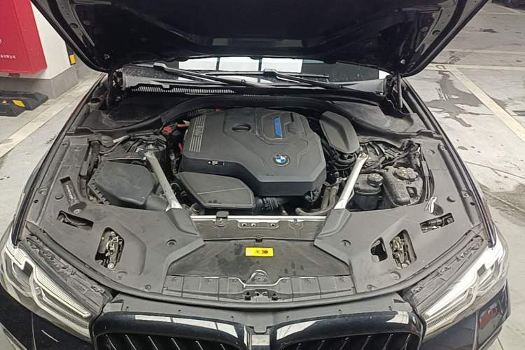 Used BMW 5 Series New Energy 2022 Second Facelift 535Le M Sport Package Engine Bay