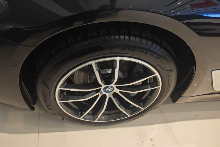 Used BMW 5 Series New Energy 2022 535Le Pioneer Edition M Sport Package Exterior 4