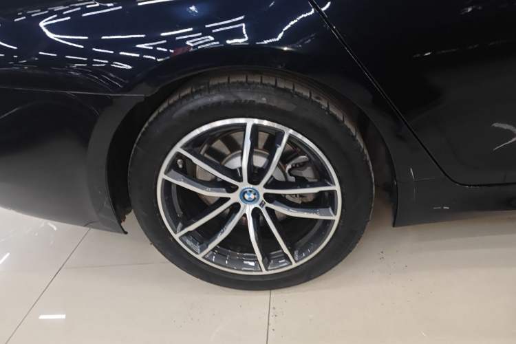 Used BMW 5 Series New Energy 2022 Second Facelift 535Le Pioneer Edition M Sport Package Exterior 8