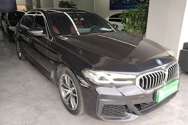Used BMW 5 Series New Energy 2022 Restyled 535Le M Sport Package Front Right 45 Deg