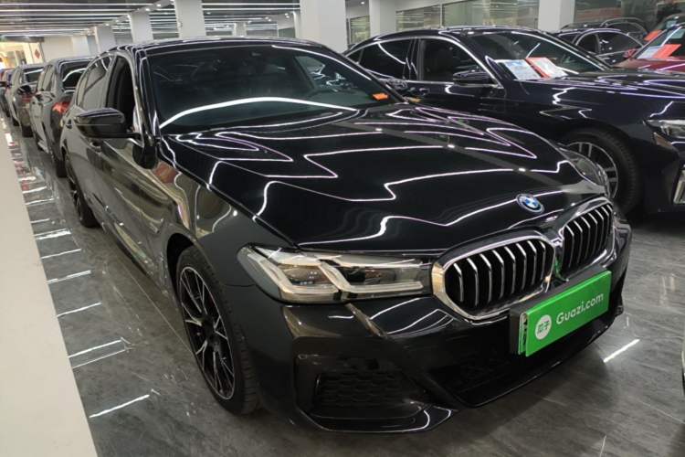 Used BMW 5 Series New Energy 2022 Restyled 535Le M Sport Package Front Right 45 Deg
