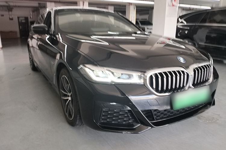 Used BMW 5 Series New Energy 2022 Restyled 535Le M Sport Package Front Right 45 Deg