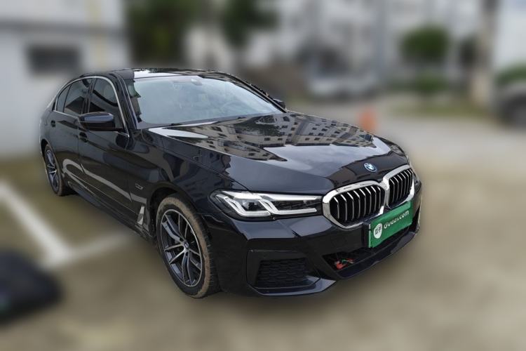 Used BMW 5 Series New Energy 2022 Restyled 535Le M Sport Package Front Right 45 Deg