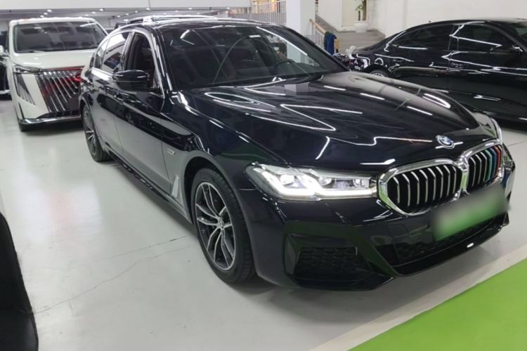 Used BMW 5 Series New Energy 2022 Restyled 535Le M Sport Package Front Right 45 Deg