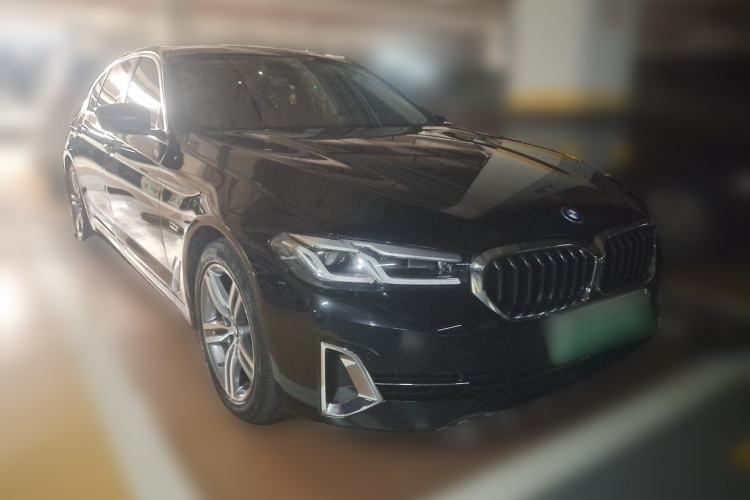 Used BMW 5 Series New Energy 2022 Updated Version 535Le Luxury Package Front Right 45 Deg