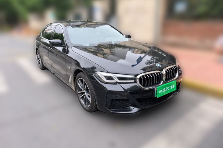 Used BMW 5 Series New Energy 2022 Updated Version 535Le Luxury Package Front Right 45 Deg