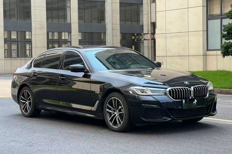 Used BMW 5 Series New Energy 2022 535Le M Sport Package Front Right 45 Deg