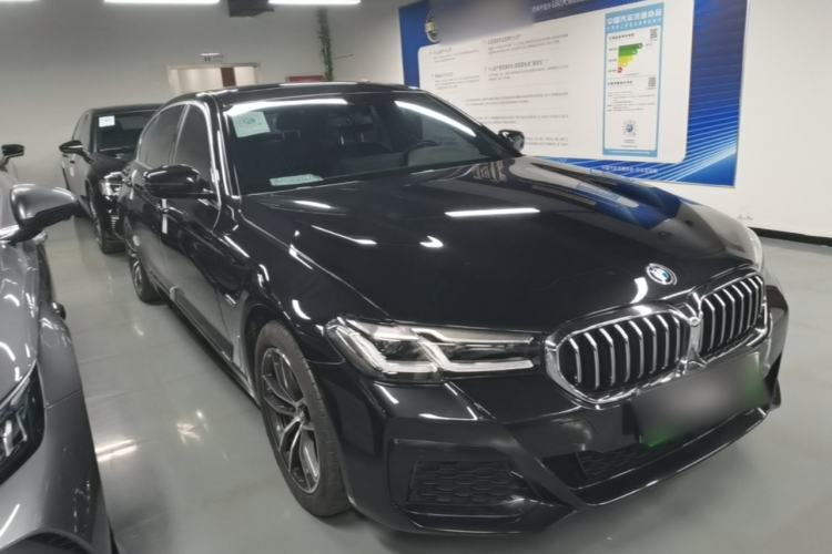 Used BMW 5 Series New Energy 2022 Second Facelift 535Le M Sport Package Front Right 45 Deg