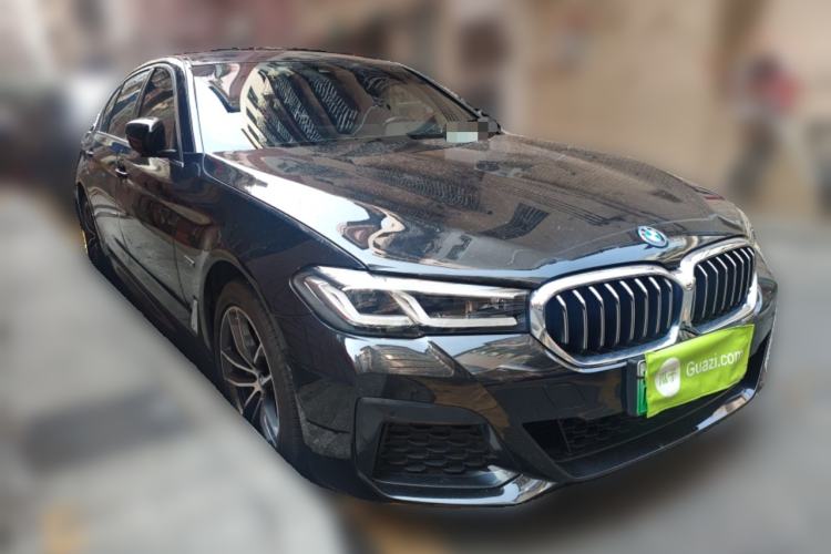 Used BMW 5 Series New Energy 2022 Restyled 535Le M Sport Package Front Right 45 Deg
