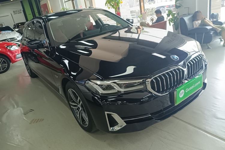 Used BMW 5 Series New Energy 2022 Second Facelift 535Le Luxury Package Front Right 45 Deg