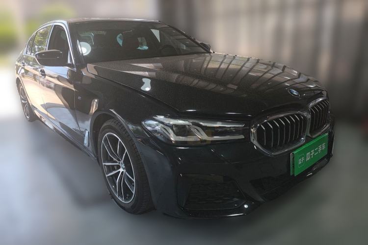 Used BMW 5 Series New Energy 2022 535Le M Sport Package Front Right 45 Deg