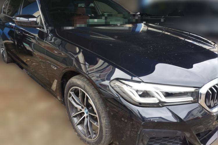 Used BMW 5 Series New Energy 2022 Second Facelift 535Le M Sport Package Front Right 45 Deg