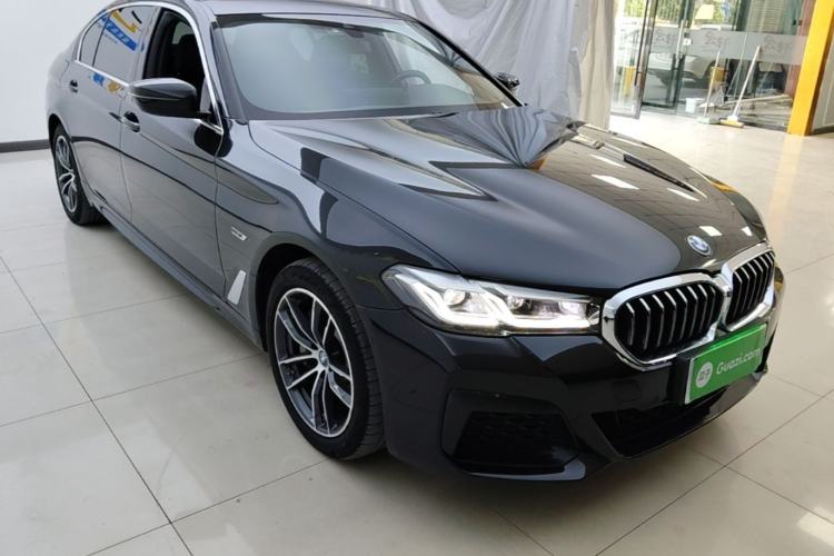 Used BMW 5 Series New Energy 2022 Restyled 535Le M Sport Package Front Right 45 Deg