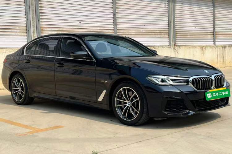 Used BMW 5 Series New Energy 2022 Updated Version 535Le Luxury Package Front Right 45 Deg
