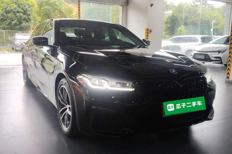 Used BMW 5 Series New Energy 2022 Restyled 535Le M Sport Package Front Right 45 Deg