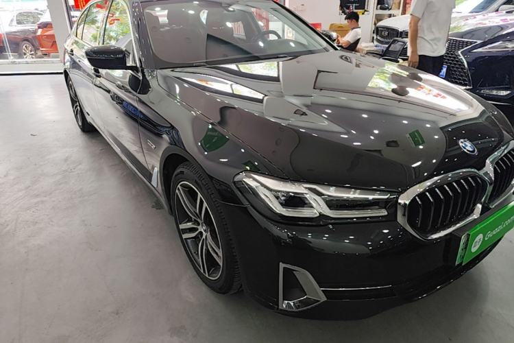 Used BMW 5 Series New Energy 2022 535Le Luxury Package Front Right 45 Deg