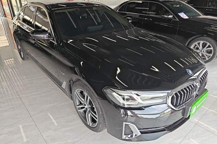 Used BMW 5 Series New Energy 2022 Second Facelift 535Le Luxury Package Front Right 45 Deg