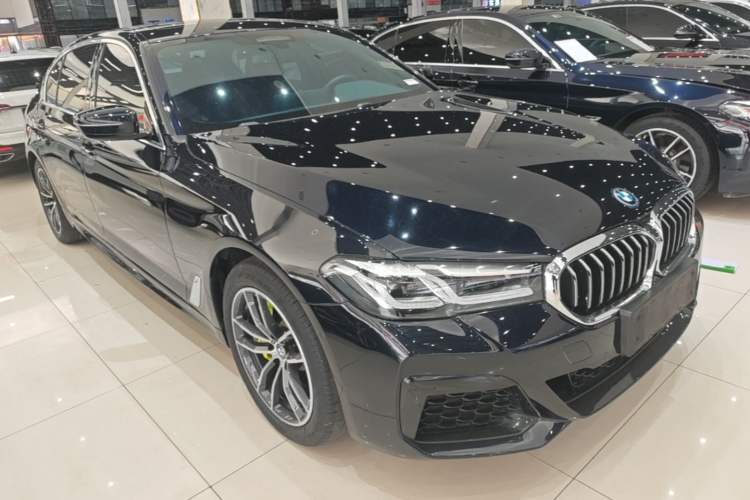 Used BMW 5 Series New Energy 2022 Restyled 535Le Pioneer Edition M Sport Package Front Right 45 Deg