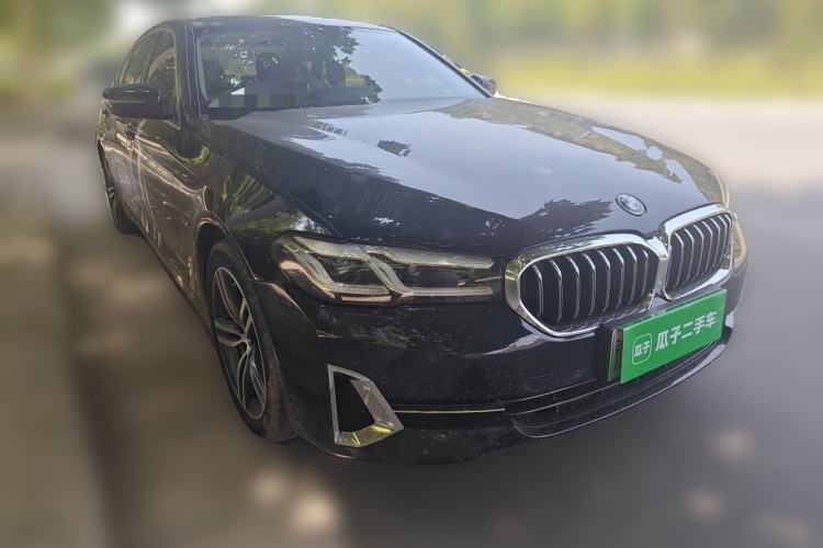 Used BMW 5 Series New Energy 2022 Updated Version 535Le Luxury Package Front Right 45 Deg