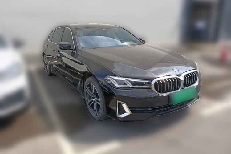 Used BMW 5 Series New Energy 2022 Updated Version 535Le Luxury Package Front Right 45 Deg