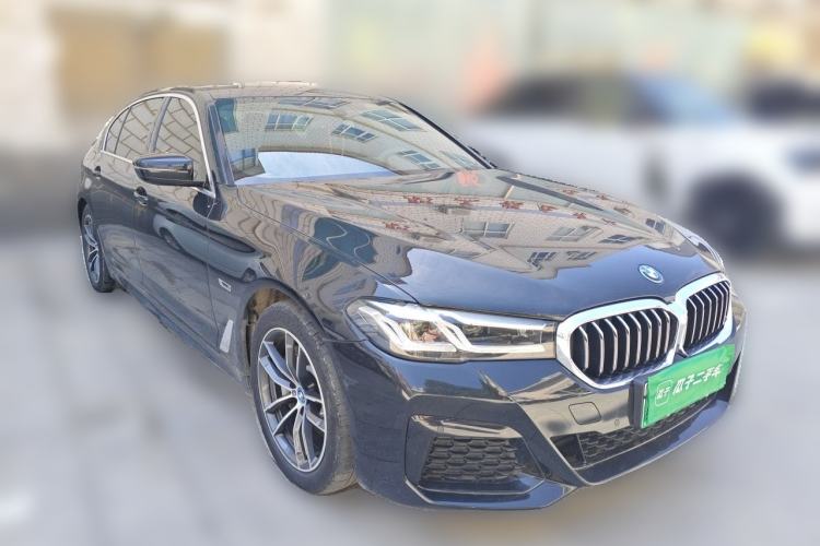 Used BMW 5 Series New Energy 2022 Restyled 535Le M Sport Package Front Right 45 Deg