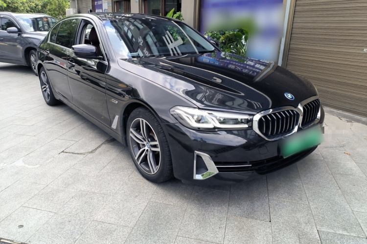 Used BMW 5 Series New Energy 2022 Updated Version 535Le Luxury Package Front Right 45 Deg