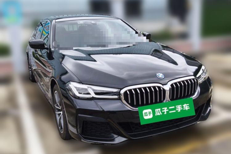 Used BMW 5 Series New Energy 2022 Restyled 535Le M Sport Package Front Right 45 Deg