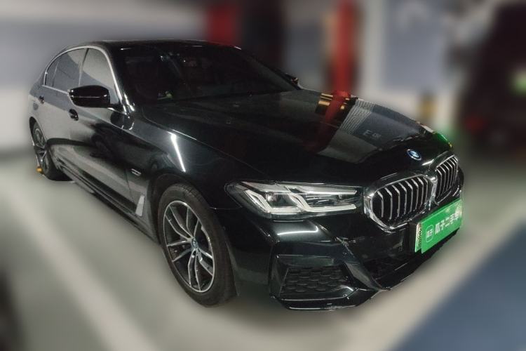Used BMW 5 Series New Energy 2022 Restyled 535Le M Sport Package Front Right 45 Deg