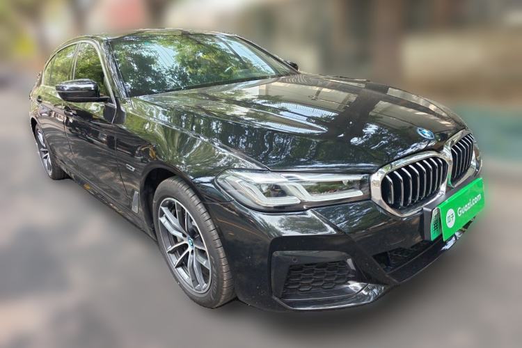 Used BMW 5 Series New Energy 2022 Restyled 535Le M Sport Package Front Right 45 Deg