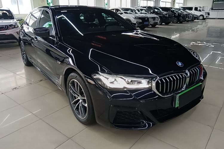 Used BMW 5 Series New Energy 2022 Restyled 535Le M Sport Package Front Right 45 Deg