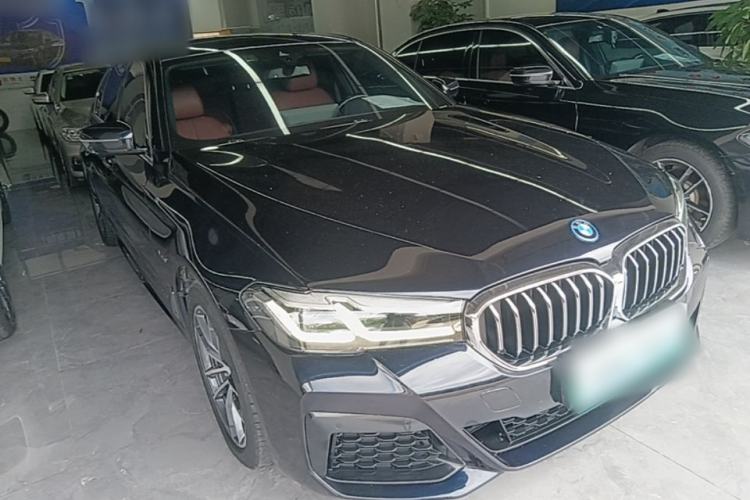 Used BMW 5 Series New Energy 2022 Restyled 535Le M Sport Package Front Right 45 Deg